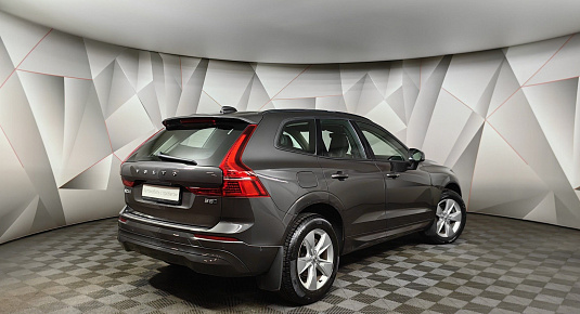 XC60 B5 AWD mild hybrid Auto Momentum, 249 лс