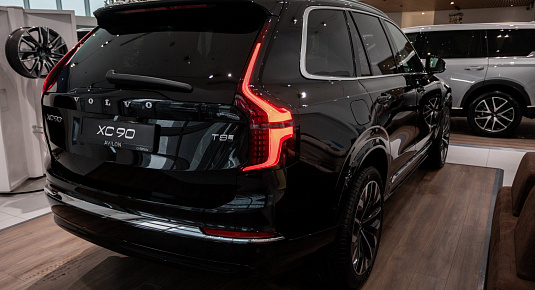 XC90 Ultra Bright, B6 AWD mild hybrid, 7 seats, 300 лс